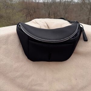 THACKER CROSSBODY